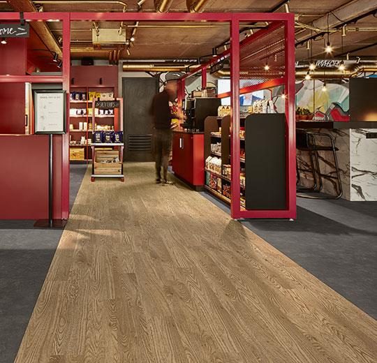 Allura Dryback Wood Ahşap desenlli LVT zemin kaplama 60063DR7-60063DR5 waxed oak2