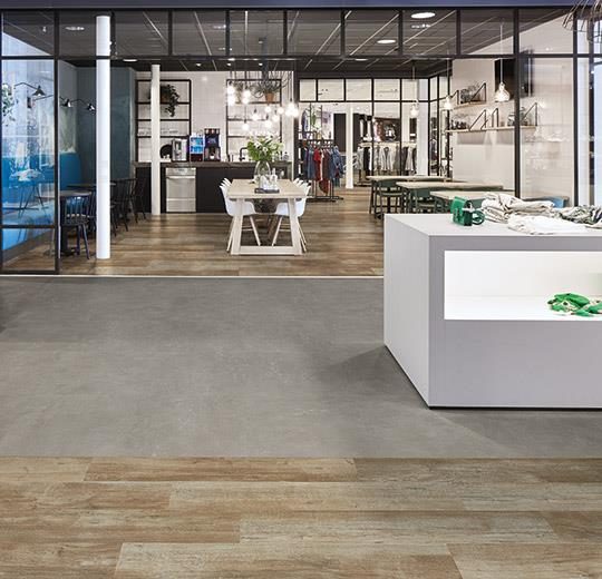 Allura Dryback Wood Ahşap desenlli LVT zemin kaplama 60353DR7-60353DR5 classic autumn oak1