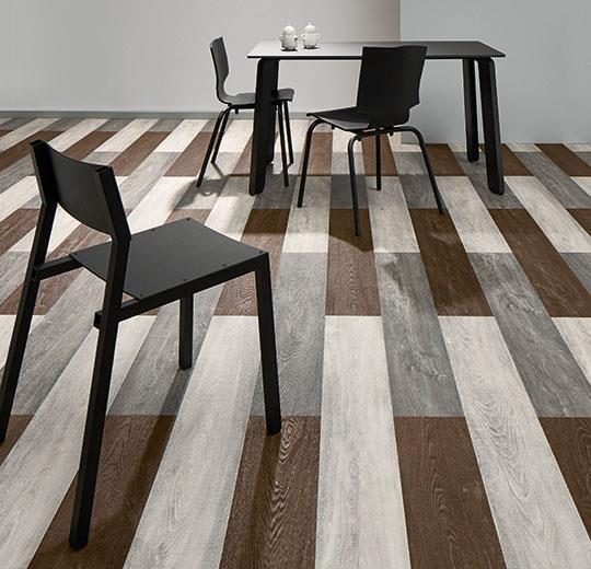Allura Dryback Wood Ahşap desenlli LVT zemin kaplama uygulama
