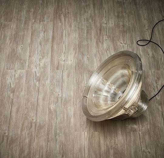 Allura Flex Wood çam ahşap desenli esnek vinil LVT zemin kaplama 60085FL1-60085FL5 weathered rustic pine1