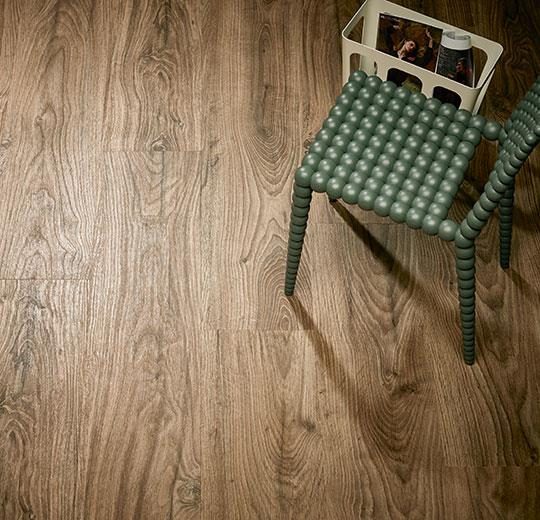 Allura Flex Wood koyu renk meşe ahşap desenli esnek vinil LVT zemin kaplama 60302FL1-60302FL5 deep country oak1